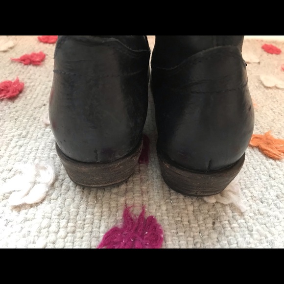 Frye Carson Lug Short Boot - Picture 5 of 8